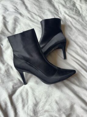 Forever 21 Black Pointed Stiletto Ankle Booties